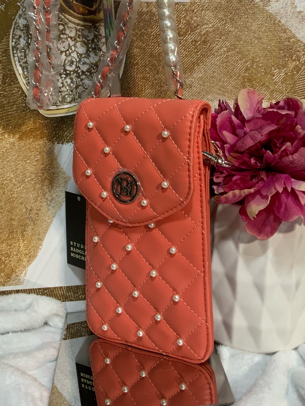 ⭐Badgley Mischka Coral Crossbody Phone Holder/wallet bag